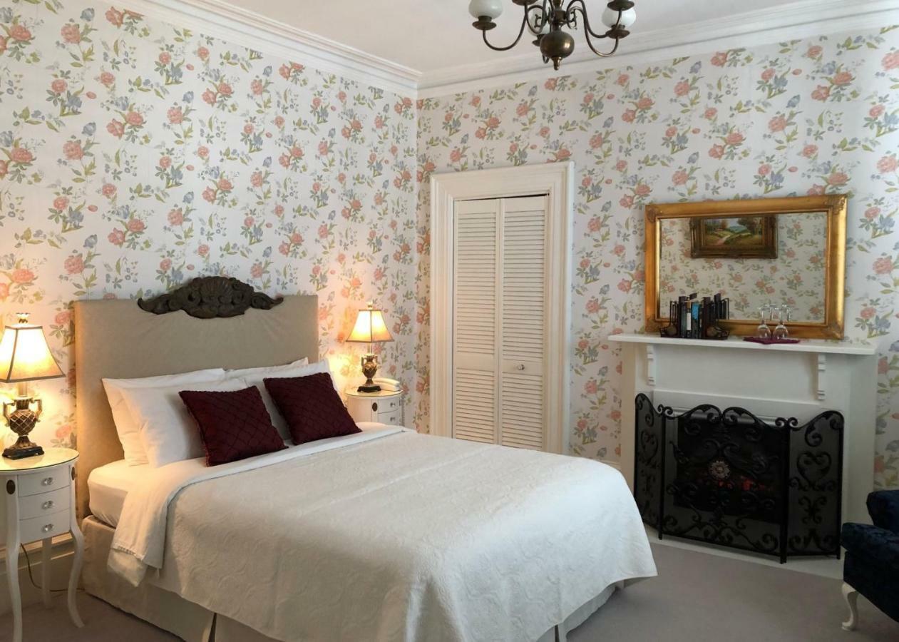 Balmoral House Bed & Breakfast Сент-Джонс Екстер'єр фото